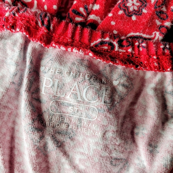 The Children's Place Red Paisley Bandana Print Girls Romper Size 5T NWOT - Picture 2 of 9